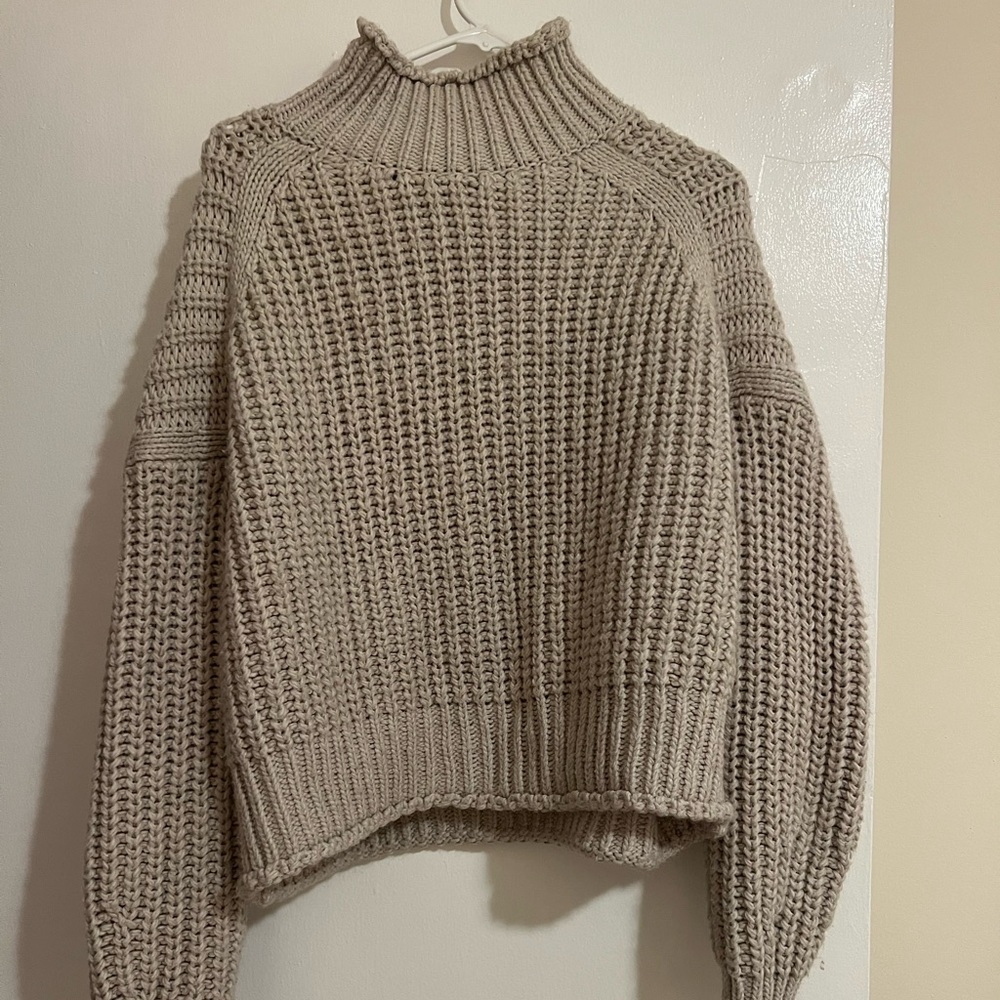 HM puff sleeve knit turtleneck